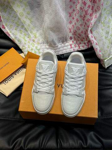 Picture of Louis Vuitton Shoes _SKULVsz38-45jyh091715079